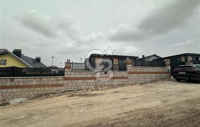 GÖLBAŞI BAHÇELİEVLERDE GÖL MANZARALI 5+1 FULL YAPILI SIFIR VİLLA