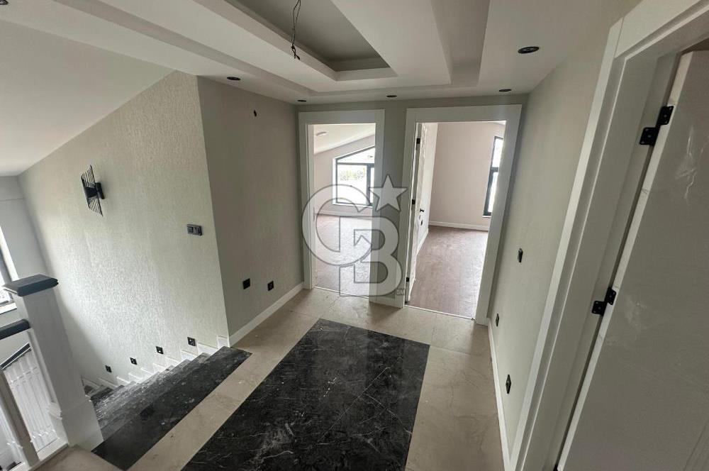 GÖLBAŞI BAHÇELİEVLERDE GÖL MANZARALI 5+1 FULL YAPILI SIFIR VİLLA