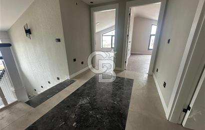 GÖLBAŞI BAHÇELİEVLERDE GÖL MANZARALI 5+1 FULL YAPILI SIFIR VİLLA