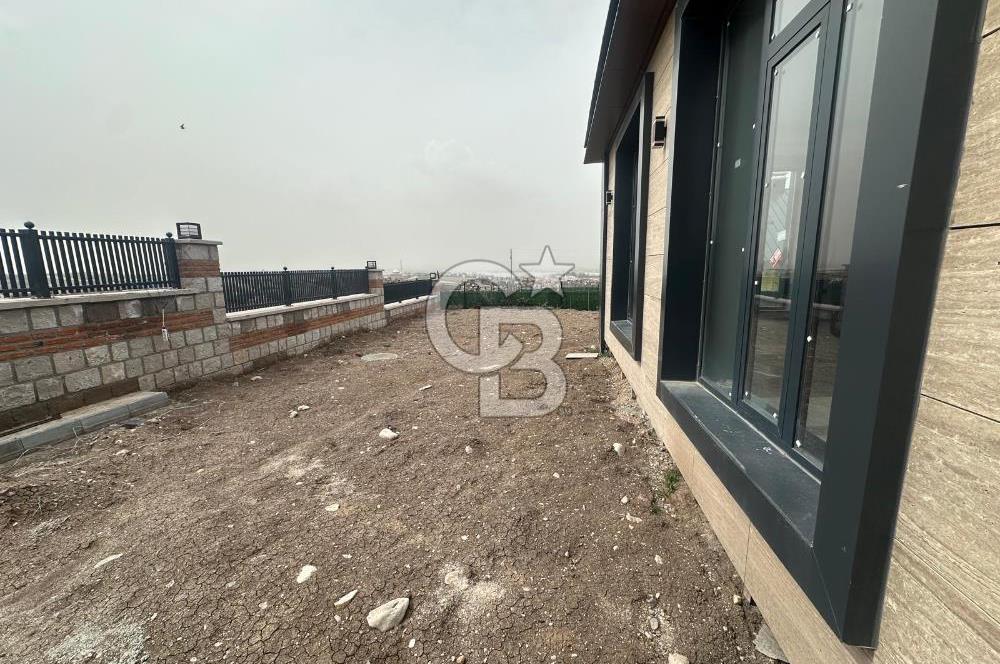 GÖLBAŞI BAHÇELİEVLERDE GÖL MANZARALI 5+1 FULL YAPILI SIFIR VİLLA