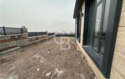 GÖLBAŞI BAHÇELİEVLERDE GÖL MANZARALI 5+1 FULL YAPILI SIFIR VİLLA