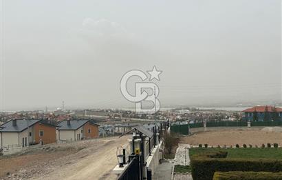 GÖLBAŞI BAHÇELİEVLERDE GÖL MANZARALI 5+1 FULL YAPILI SIFIR VİLLA