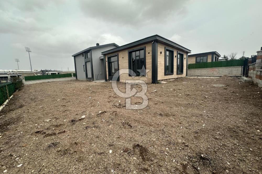 GÖLBAŞI BAHÇELİEVLERDE GÖL MANZARALI 5+1 FULL YAPILI SIFIR VİLLA