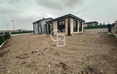 GÖLBAŞI BAHÇELİEVLERDE GÖL MANZARALI 5+1 FULL YAPILI SIFIR VİLLA