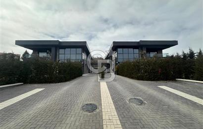 İNCEK'TE ÖZENLE TASARLANMIŞ 2.000 M2 ARSA ÜZERİNDE 2 ADET VİLLA