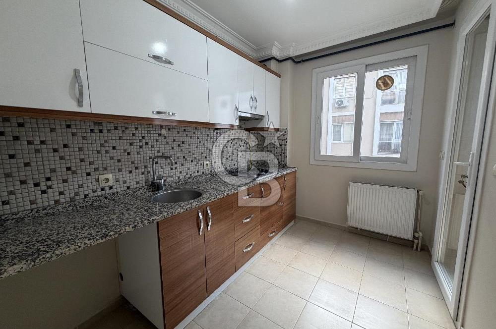 BORNOVA MERKEZDE 1+1 K. MUTFAKLI E. BANYOLU KİRALIK DAİRE