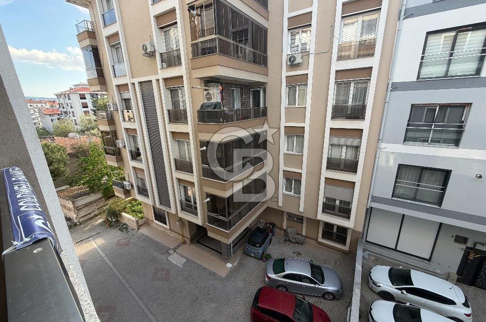 BORNOVA MERKEZDE 1+1 K. MUTFAKLI E. BANYOLU KİRALIK DAİRE