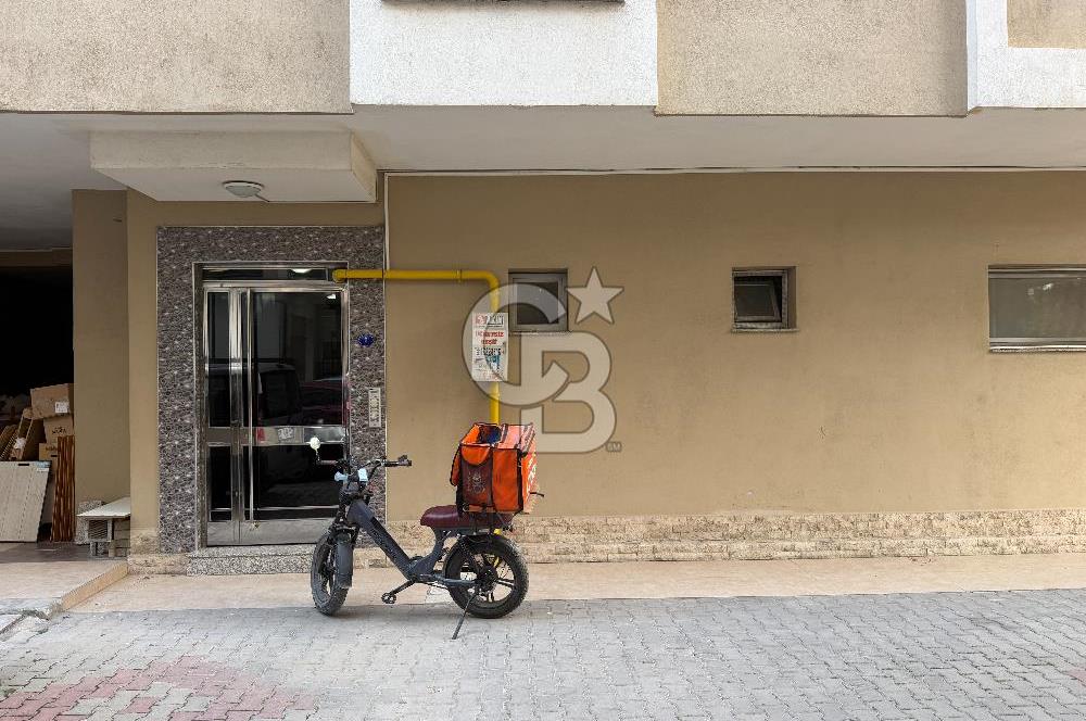 BORNOVA MERKEZDE 1+1 K. MUTFAKLI E. BANYOLU KİRALIK DAİRE