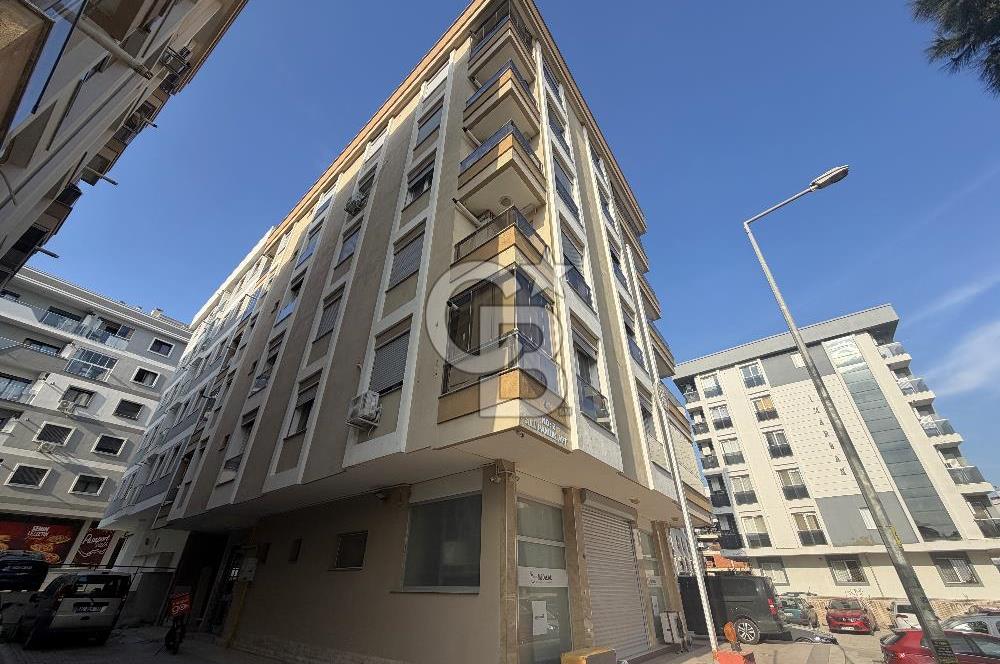 BORNOVA MERKEZDE 1+1 K. MUTFAKLI E. BANYOLU KİRALIK DAİRE
