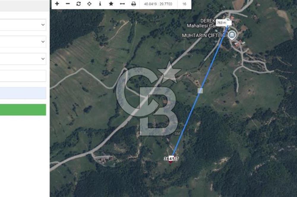 KÖRFEZ DEREKÖY’DE YOLA YAKIN 798 m² SATILIK ARSA | DOĞA İÇİNDE YATIRIM
