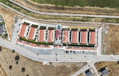 Ayvalık Altınova Sayfiye Sitesi İçerisinde Havuzlu Geniş 3+1 Daire