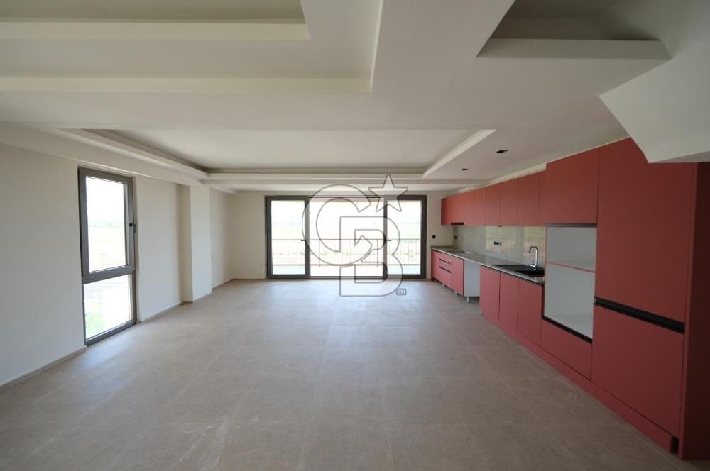 Ayvalık Altınova Sayfiye Sitesi İçerisinde Havuzlu Geniş 3+1 Daire