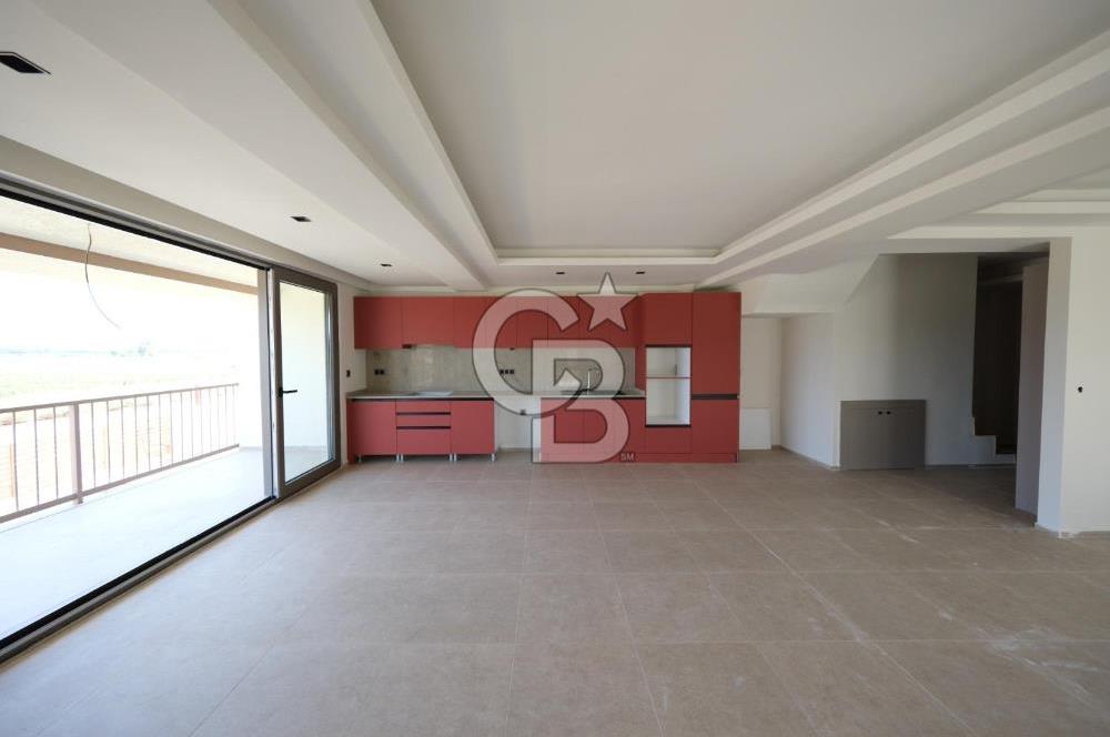 Ayvalık Altınova Sayfiye Sitesi İçerisinde Havuzlu Geniş 3+1 Daire