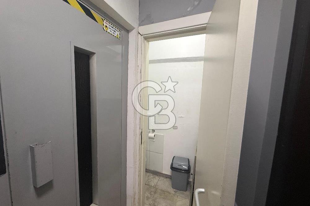 KADIKÖY BELEDİYESİ ' NİN TAM KARŞISINDA FIRSAT KİRALIK OFİS