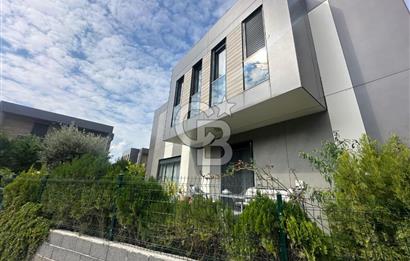 ÇANAKKALE MERKEZ KALE COUNTRY SİTESİ BAHÇELİ 4+2 SATILIK VİLLA