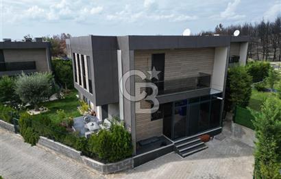 ÇANAKKALE MERKEZ KALE COUNTRY SİTESİ BAHÇELİ 4+2 SATILIK VİLLA