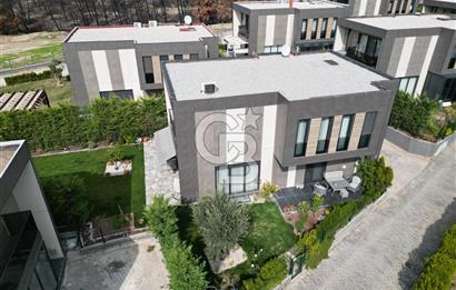 ÇANAKKALE MERKEZ KALE COUNTRY SİTESİ BAHÇELİ 4+2 SATILIK VİLLA