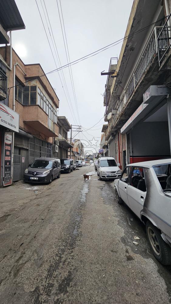 KARABAĞLAR YEŞİLLİK CADDESİ ARKASINDA SATILIK KOMPLE BİNA