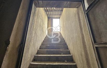 KARABAĞLAR YEŞİLLİK CADDESİ ARKASINDA SATILIK KOMPLE BİNA