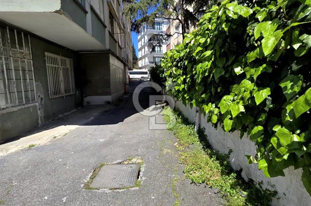 BAKIRKÖY'DE YATIRIMLIK SATILIK DAİRE