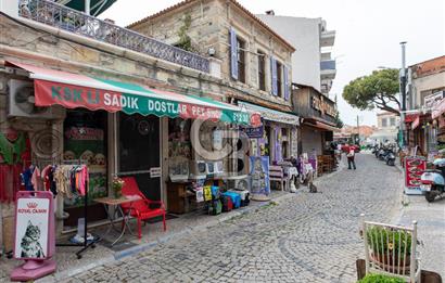 ​Eski Foça Merkezi Konumda Satılık Taş Bina
