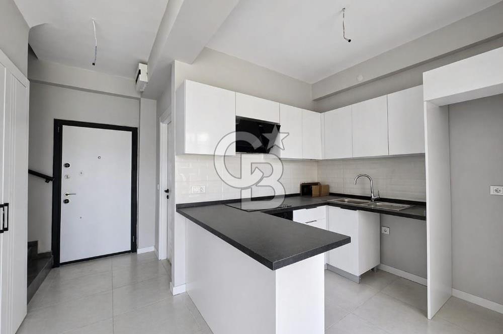 Ayvalık Altınova'da Havuzlu Sitede 2+1 Satılık Villa 