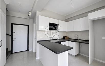 Ayvalık Altınova'da Havuzlu Sitede 2+1 Satılık Villa 