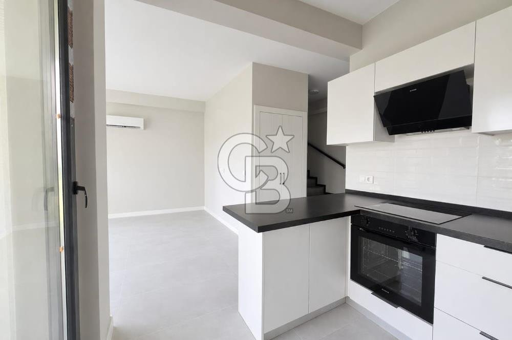 Ayvalık Altınova'da Havuzlu Sitede 2+1 Satılık Villa 