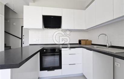 Ayvalık Altınova'da Havuzlu Sitede 2+1 Satılık Villa 