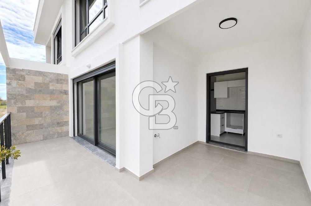Ayvalık Altınova'da Havuzlu Sitede 2+1 Satılık Villa 