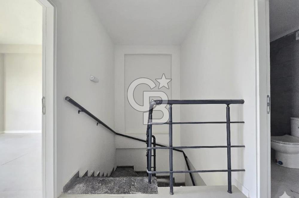 Ayvalık Altınova'da Havuzlu Sitede 2+1 Satılık Villa 