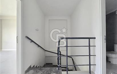 Ayvalık Altınova'da Havuzlu Sitede 2+1 Satılık Villa 