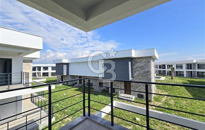 Ayvalık Altınova'da Havuzlu Sitede 2+1 Satılık Villa 