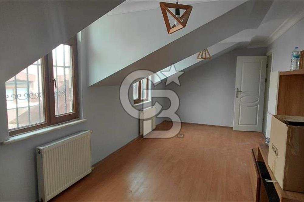 Maltepe,Küçükyalı metrosuna 5 dk yürüme mesafesinde 5+2 dubleks