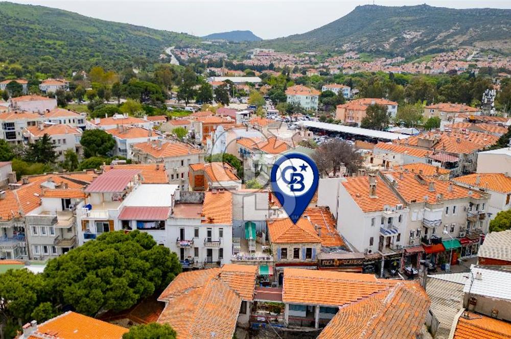 ​Eski Foça Merkezi Konumda Satılık Taş Bina