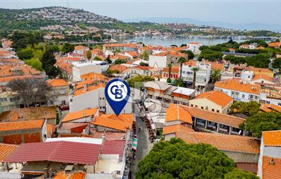 ​Eski Foça Merkezi Konumda Satılık Taş Bina