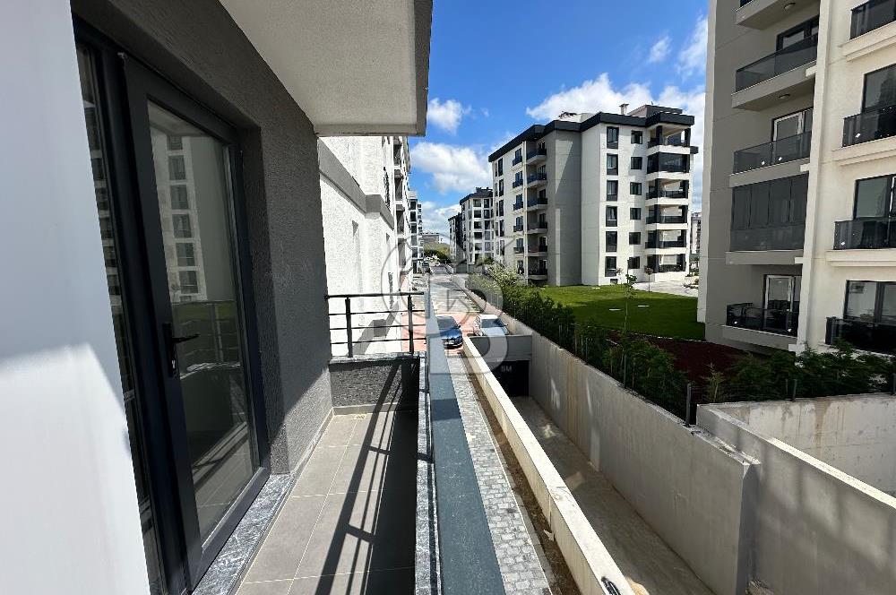 ÇANAKKALE HAMİDİYE MAH. ÇİFT BALKONLU YENİ BİNADA KİRALIK 1+1