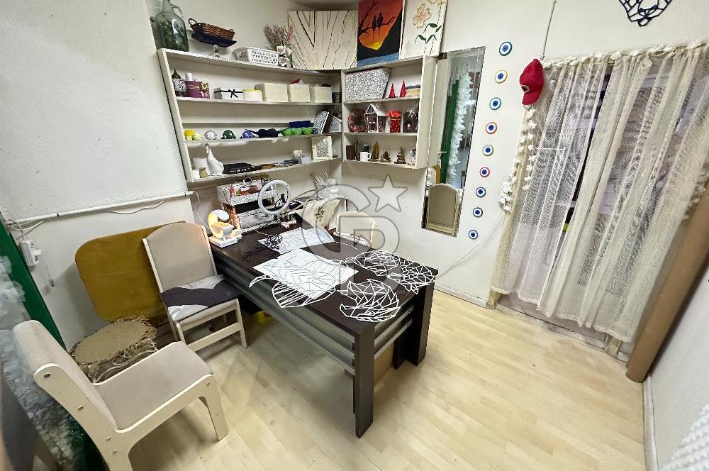 İZMİT İNÖNÜ CADDESİ OĞUZ İŞ MERKEZİN'NDE SATILIK DÜKKAN