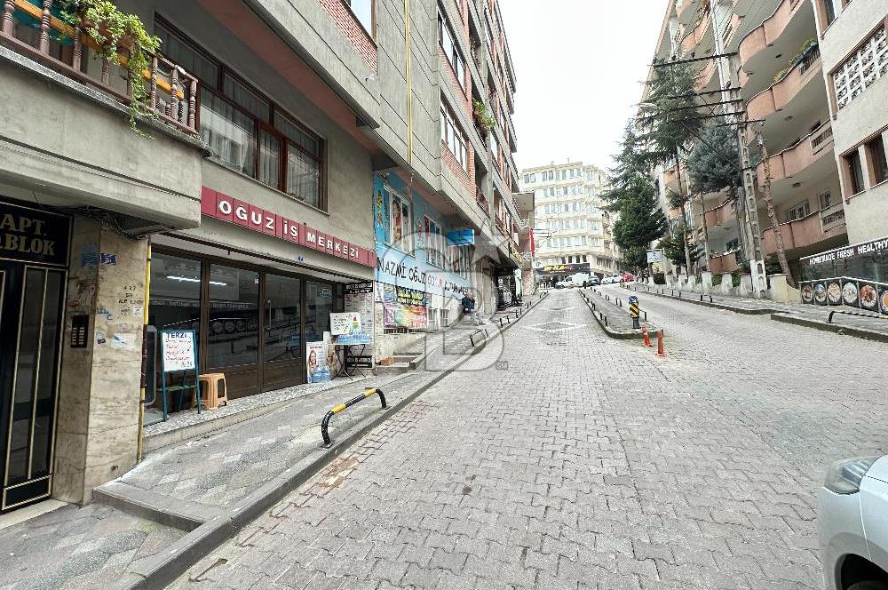 İZMİT İNÖNÜ CADDESİ OĞUZ İŞ MERKEZİN'NDE SATILIK DÜKKAN