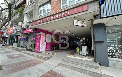İZMİT İNÖNÜ CADDESİ OĞUZ İŞ MERKEZİN'NDE SATILIK DÜKKAN