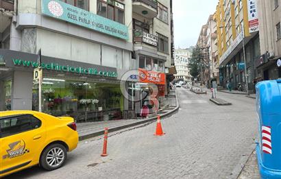 İZMİT İNÖNÜ CADDESİ OĞUZ İŞ MERKEZİN'NDE SATILIK DÜKKAN