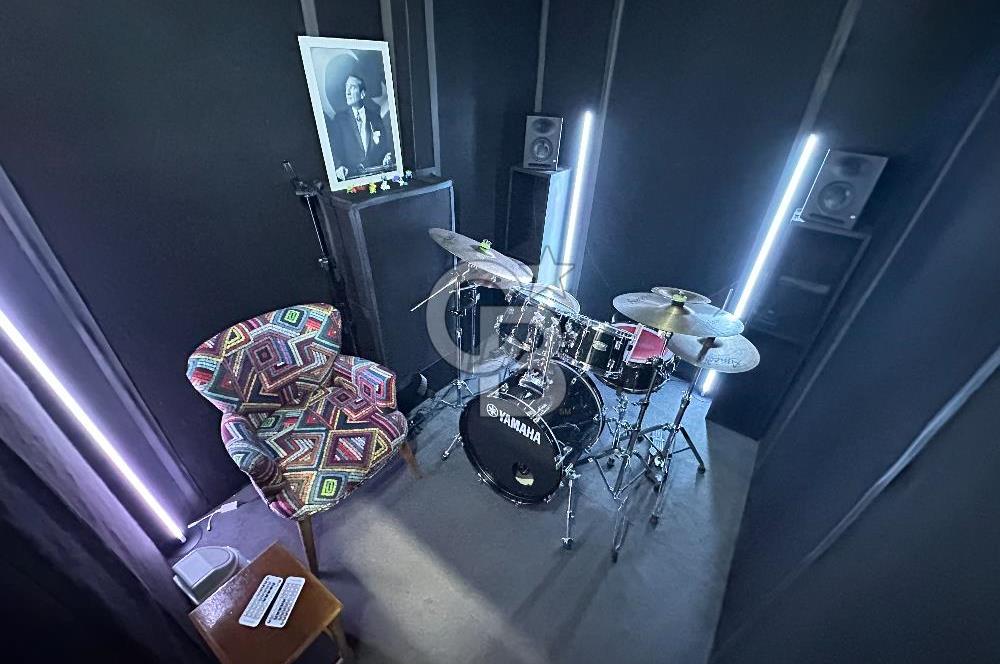 CB AKADEMİ İZMİT ÇARŞI OĞUZ İŞ MERKEZİN'NDE SATILIK DÜKKAN