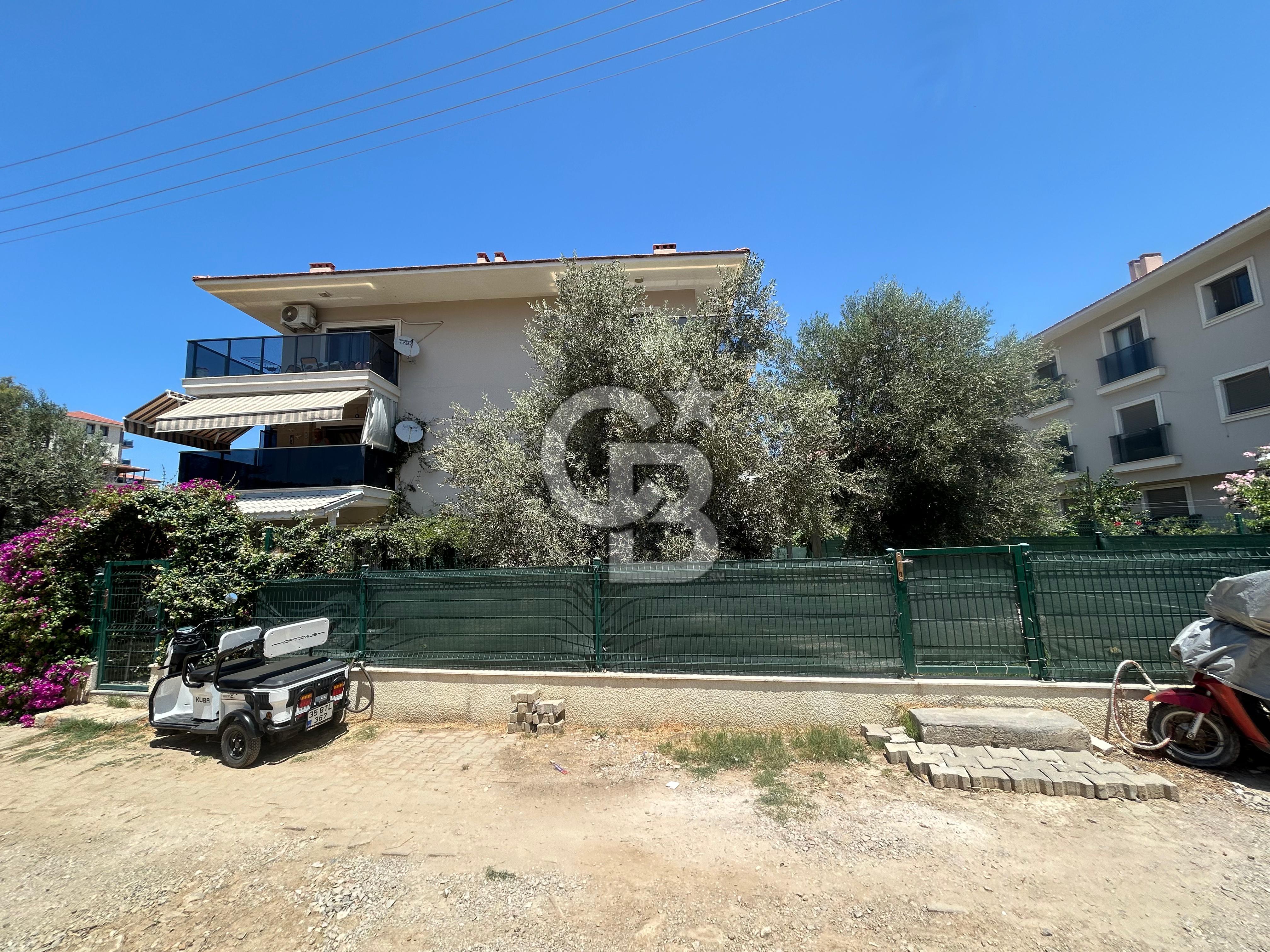 Yenifoça'da Kiralık 2+1 Bahçe Katı Daire