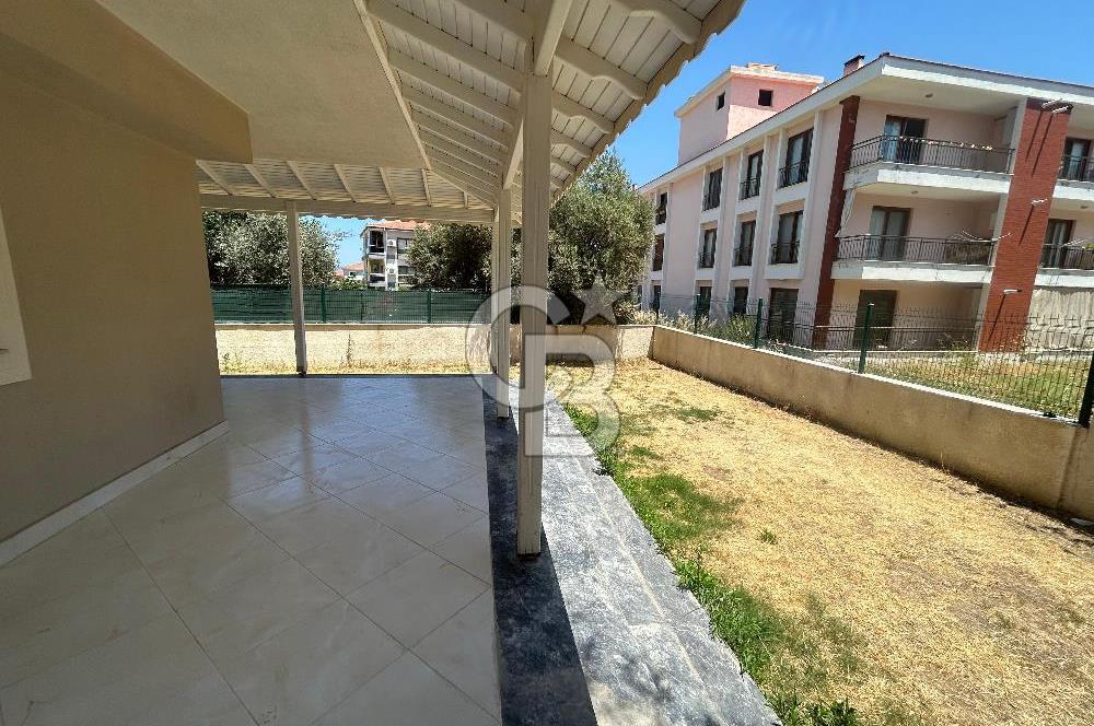 Yenifoça'da Kiralık 2+1 Bahçe Katı Daire