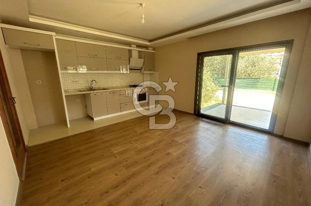 Yenifoça'da Kiralık 2+1 Bahçe Katı Daire