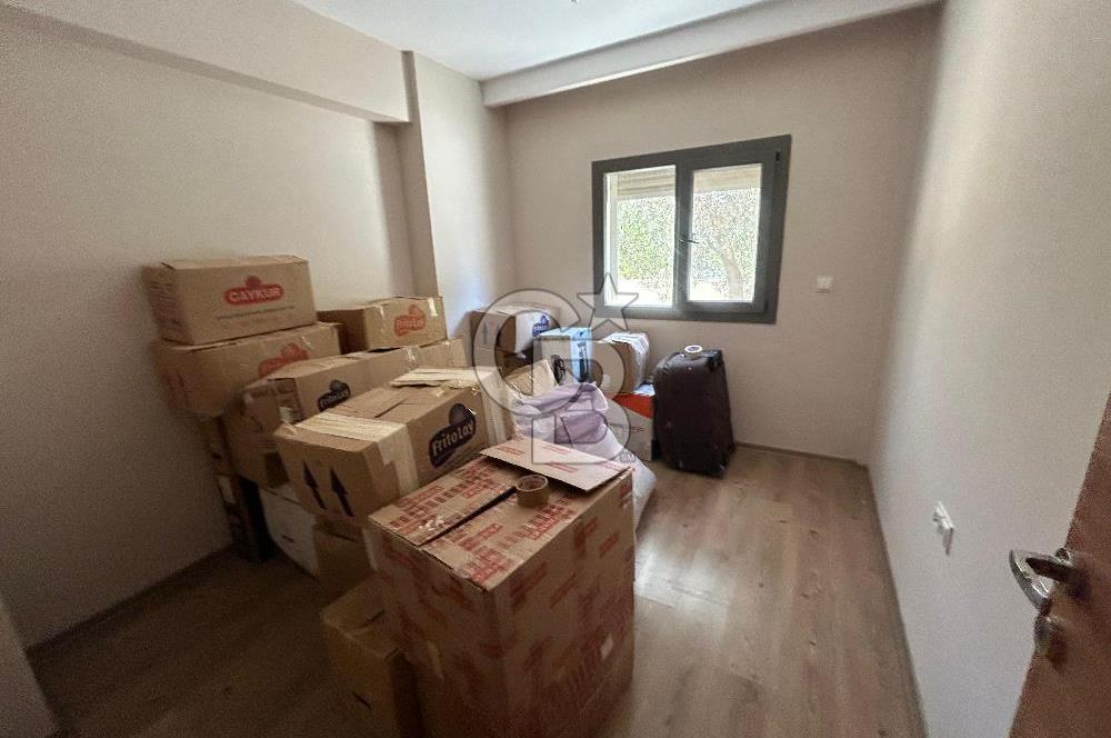 Yenifoça'da Kiralık 2+1 Bahçe Katı Daire