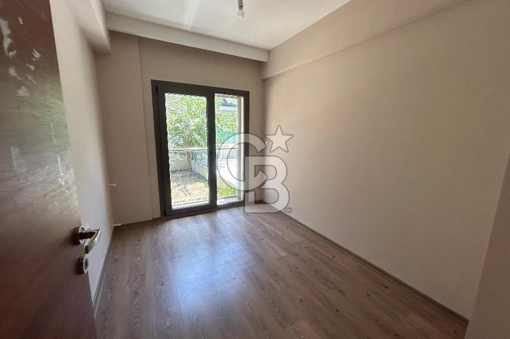 Yenifoça'da Kiralık 2+1 Bahçe Katı Daire