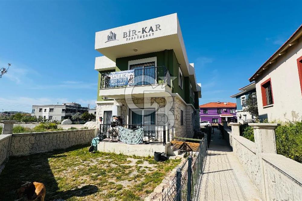 Foça Hacıveli Mah. Teraslı Satılık 2+1 Daire