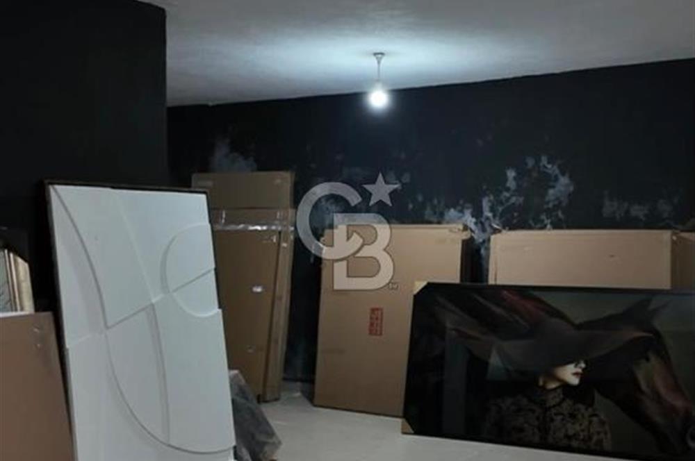 AKYAZI MAHALLESİNDE 3 KATLI SATILIK İŞ YERİ 