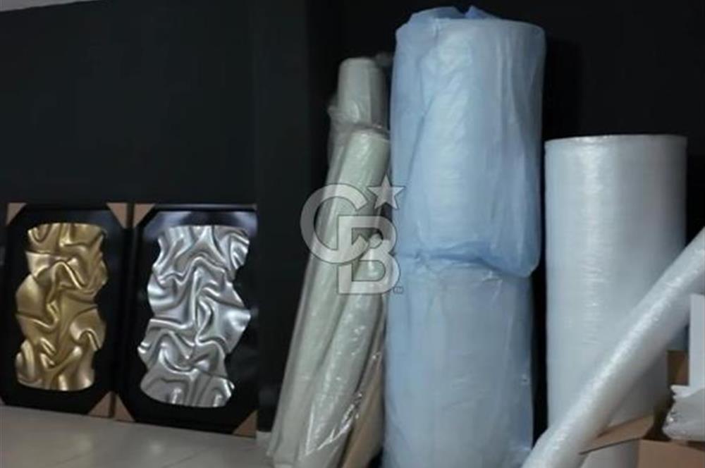 AKYAZI MAHALLESİNDE 3 KATLI SATILIK İŞ YERİ 